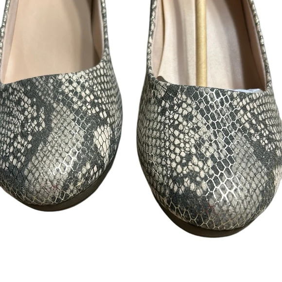 Clark’s Ambyr Joy shoes,women NEW!Animal print pump,comfort,stylish,career,event - Picture 3 of 12